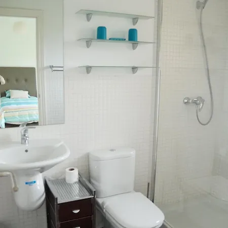 2143-lovely 2 Bedrooms Newly Furnished *