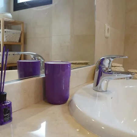 2143-lovely 2 Bedrooms Newly Furnished