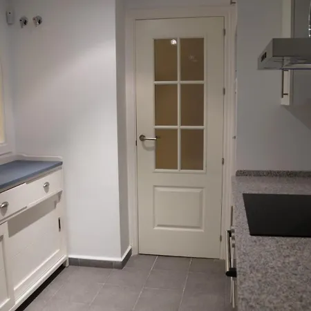 2143-lovely 2 Bedrooms Newly Furnished Lejlighed *
